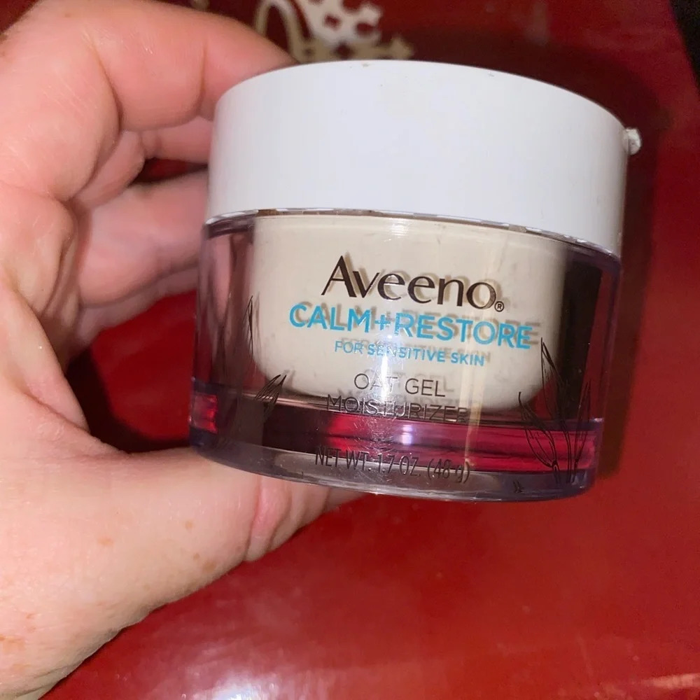 Aveeno Calm + Restore Triple Oat Hydrating Face Serum for Sensitive Skin
